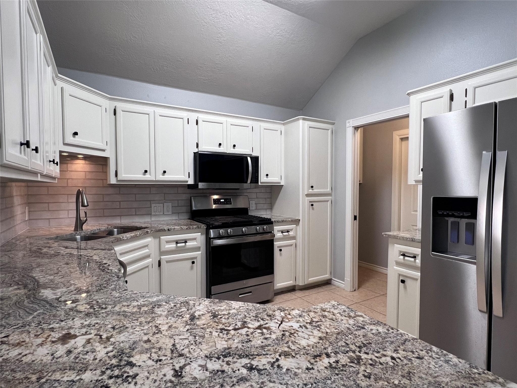 305 Scenic Brook Street - Photo 9