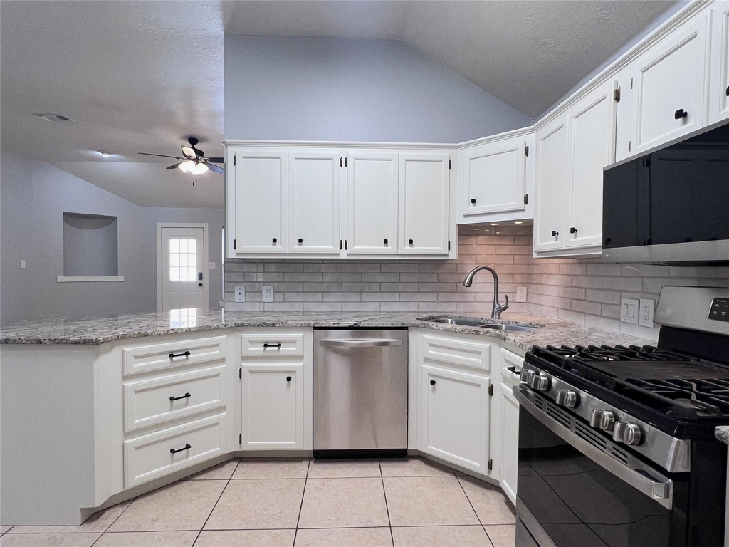 305 Scenic Brook Street - Photo 11