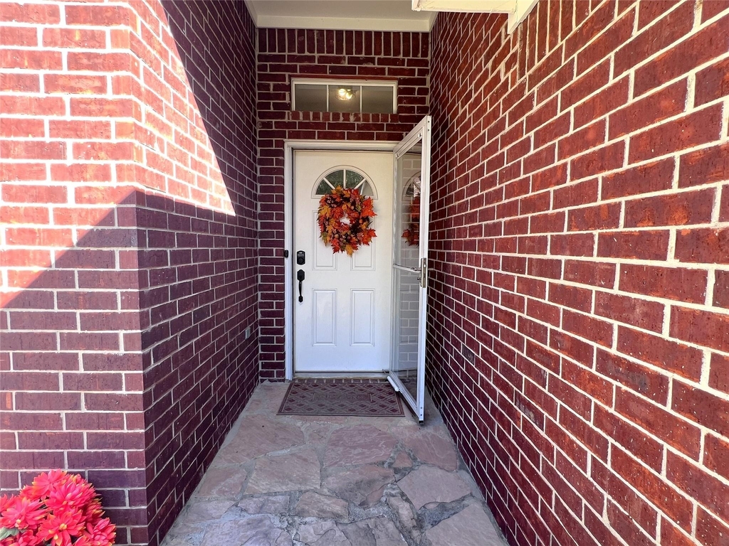 305 Scenic Brook Street - Photo 5