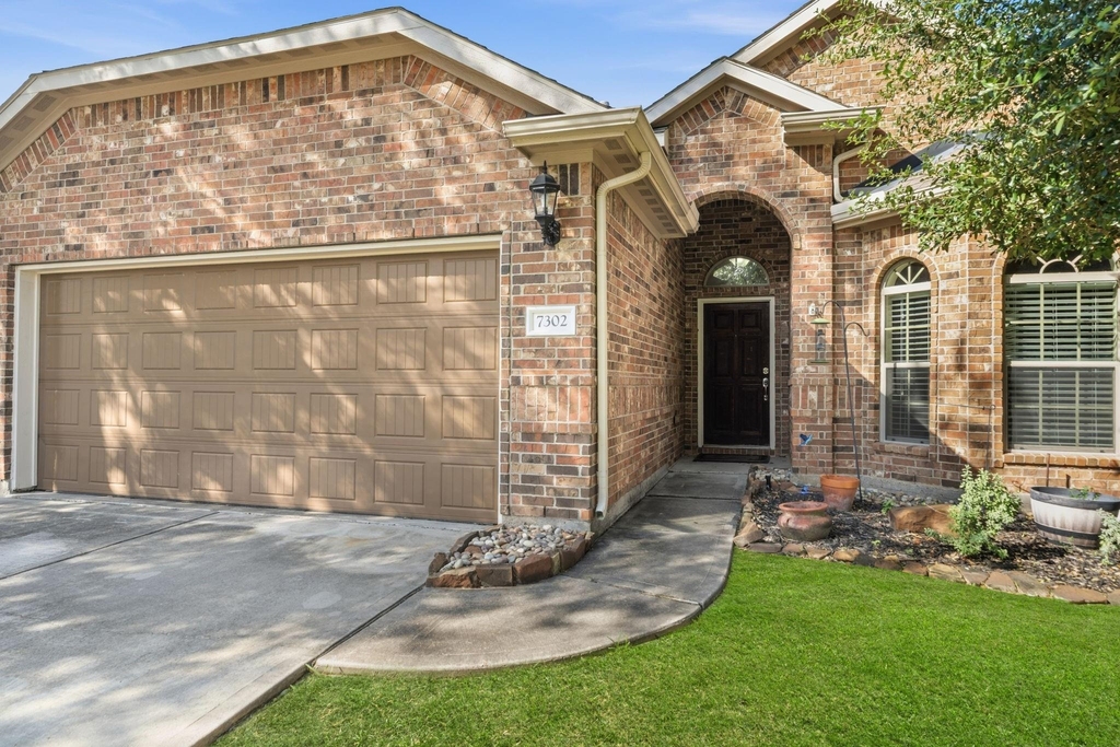 7302 Durango Creek Drive - Photo 2