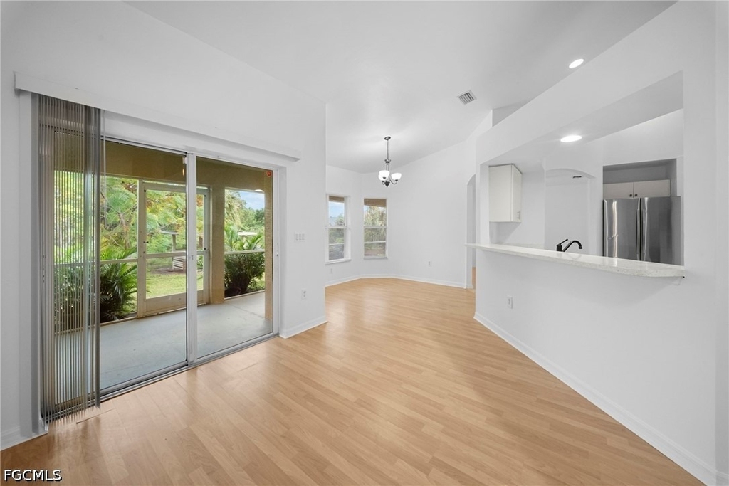 715 Dudley Avenue S - Photo 6