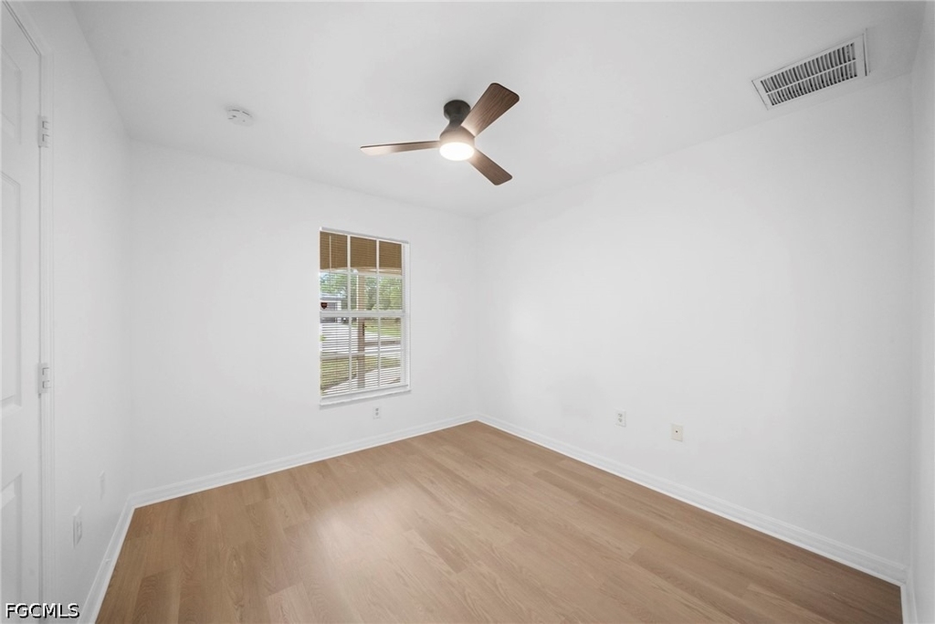 715 Dudley Avenue S - Photo 17