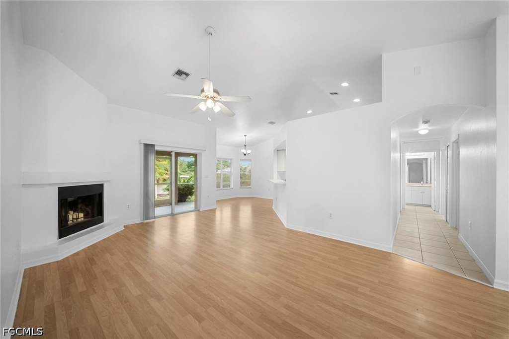 715 Dudley Avenue S - Photo 4