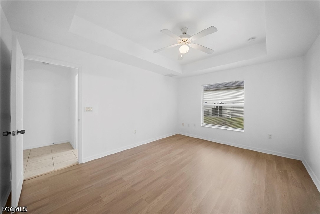 715 Dudley Avenue S - Photo 13