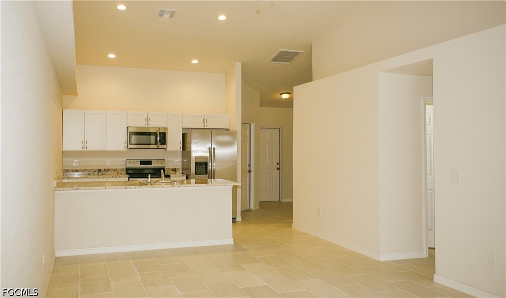 1321 Se 8th Place - Photo 4