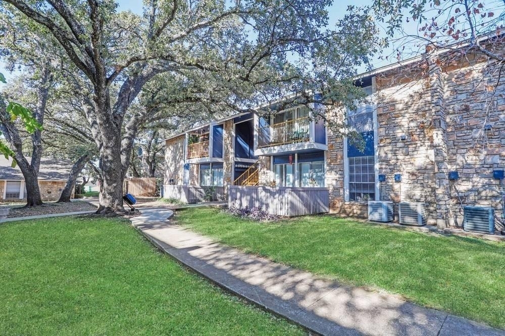 7026 Wurzbach Trace - Photo 4