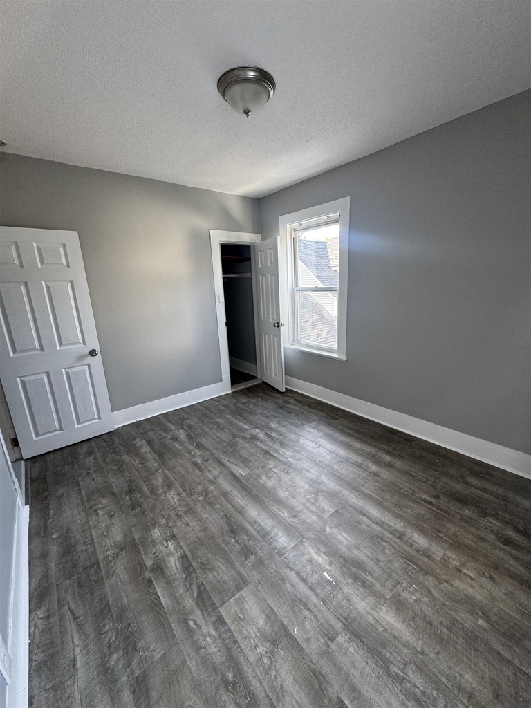 420 Maple - Photo 8