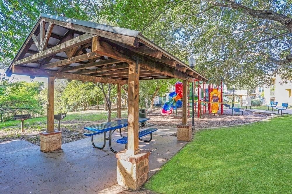 8004 Bentley Drive - Photo 17