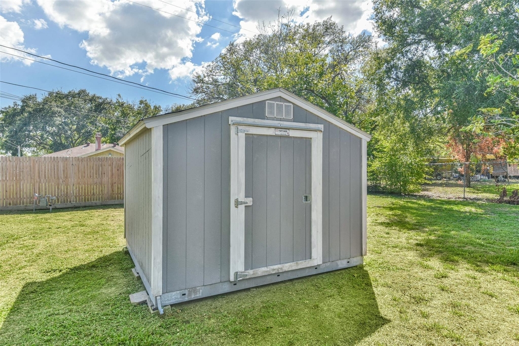 105 Live Oak Street - Photo 29