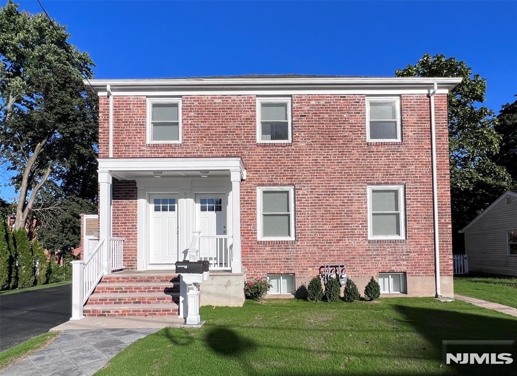 19 Cedar - Photo 0
