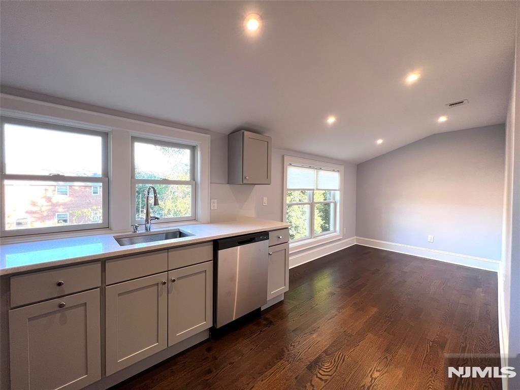 19 Cedar - Photo 4