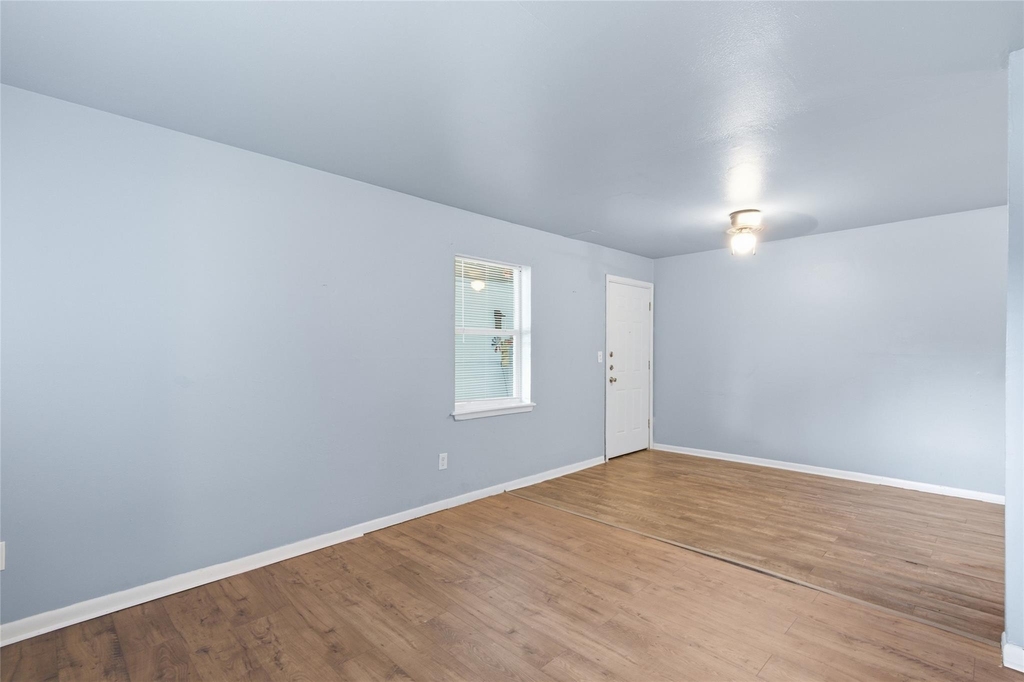 6318 Laramie Street - Photo 10