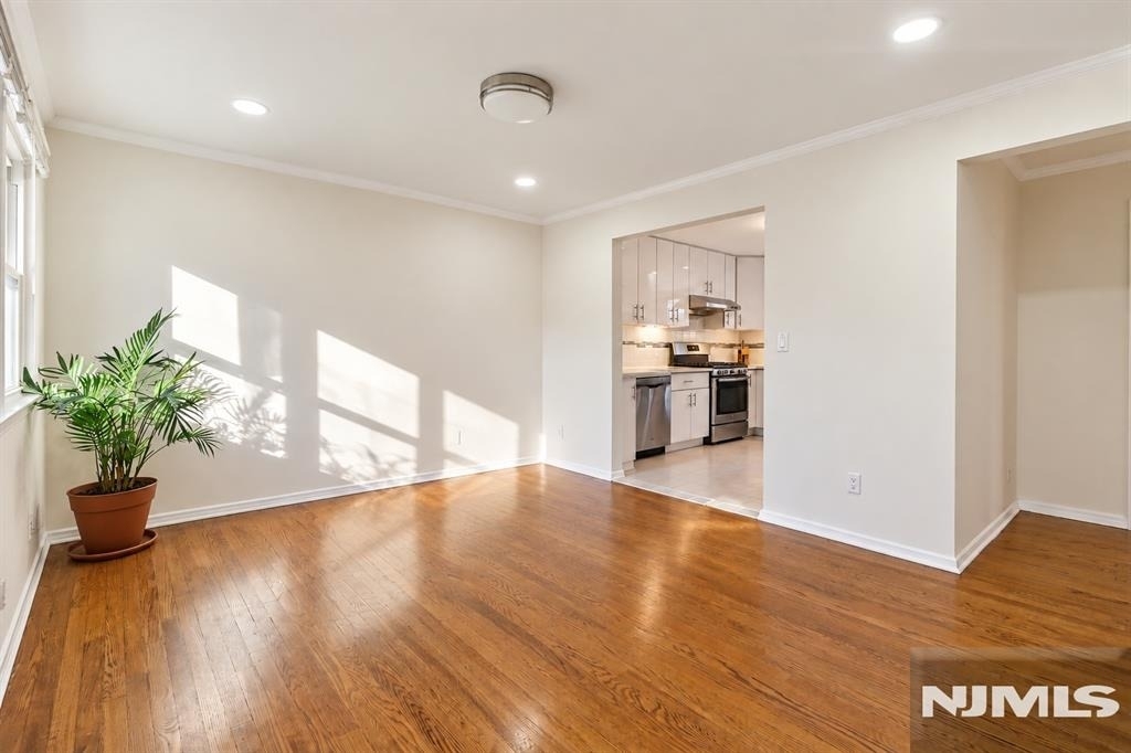 35 Lexington - Photo 2