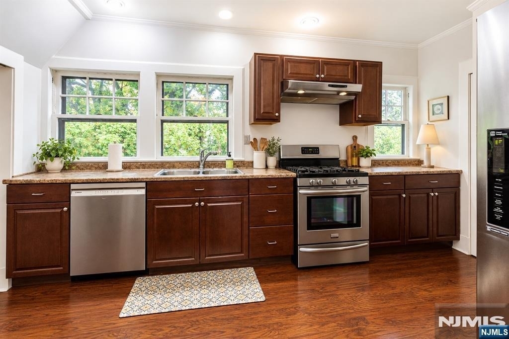 255 Park - Photo 17