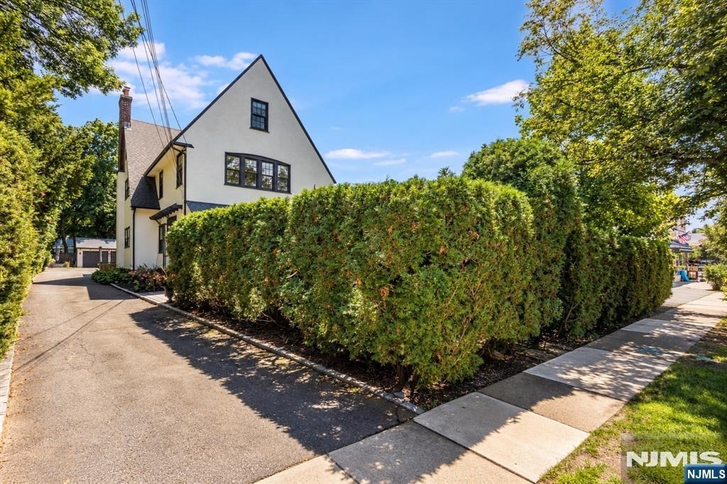 255 Park - Photo 3
