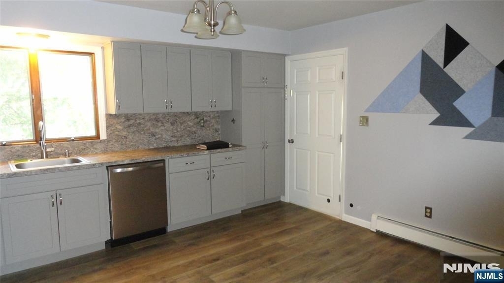 90 Hamilton - Photo 1