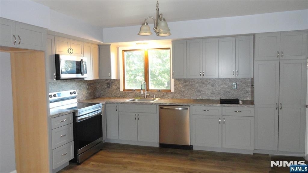 90 Hamilton - Photo 2