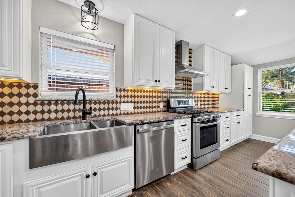 406 Cole Street - Photo 9