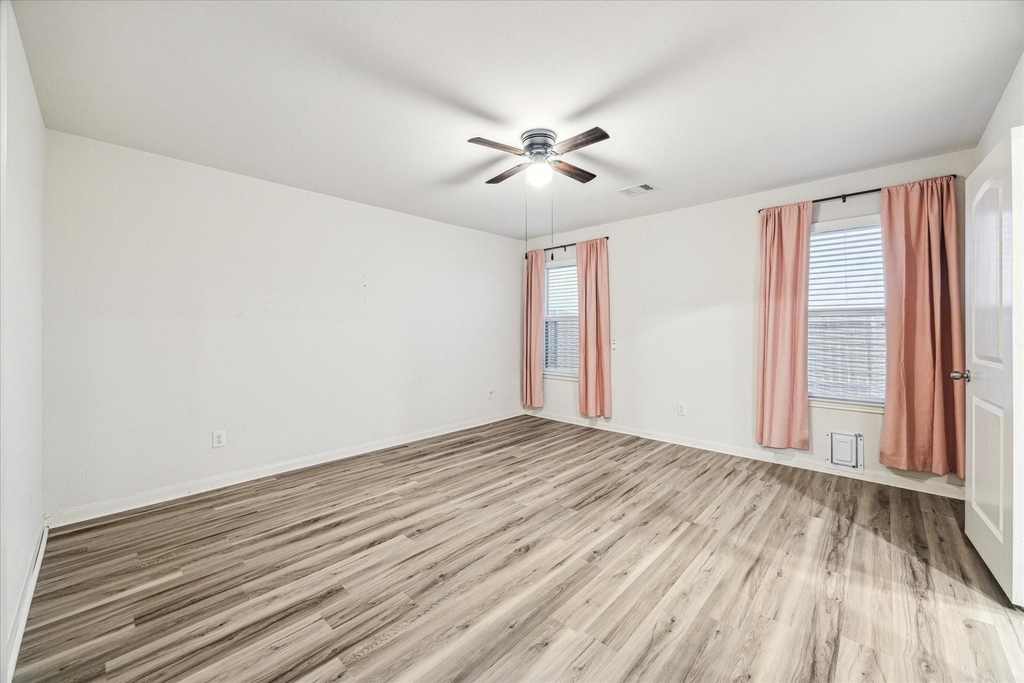 517 Amberwood Park Drive - Photo 20