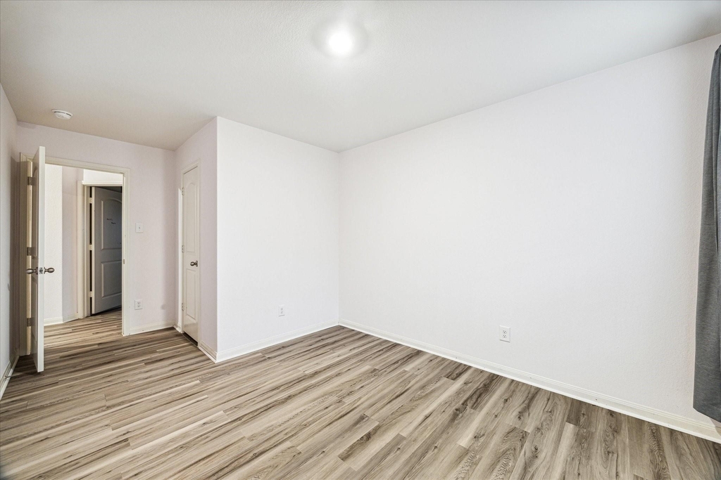 517 Amberwood Park Drive - Photo 19