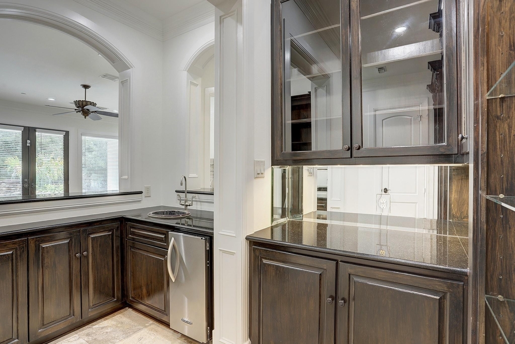 6007 Newcastle Street - Photo 14