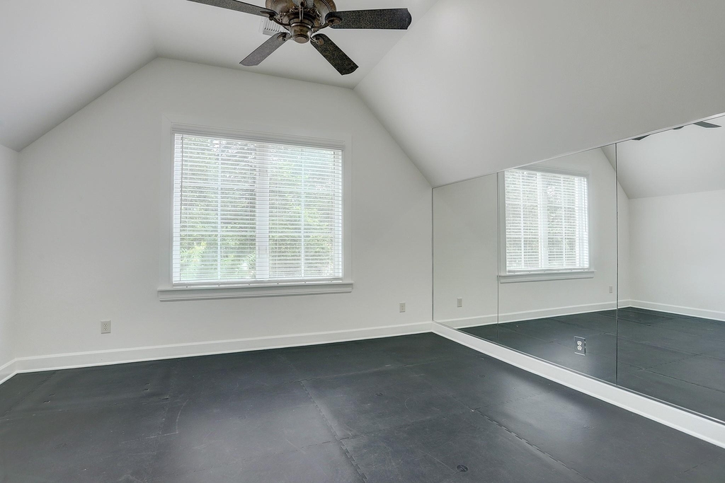 6007 Newcastle Street - Photo 35