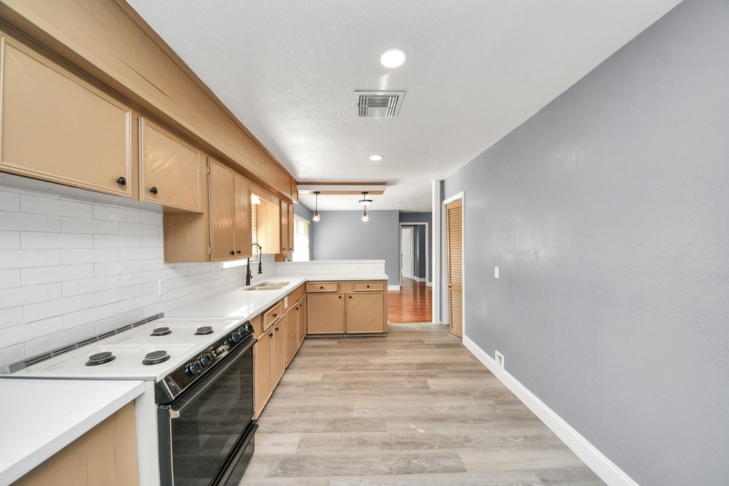 2503 Jean Street - Photo 10