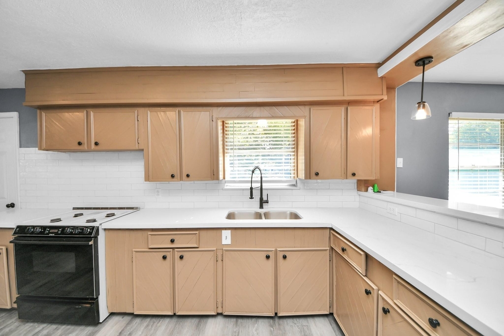 2503 Jean Street - Photo 9