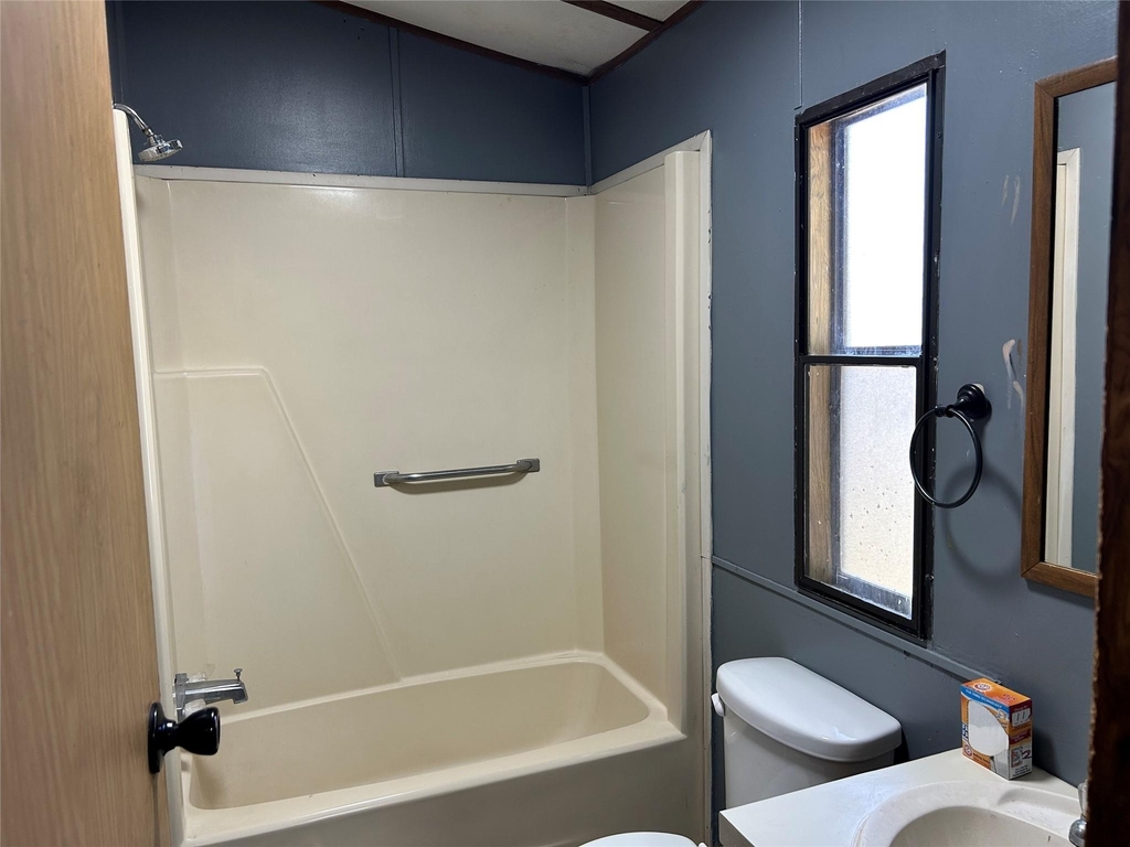 403 W Worsham Street - Photo 8