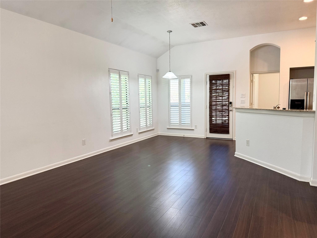 1410 Summer Court - Photo 2