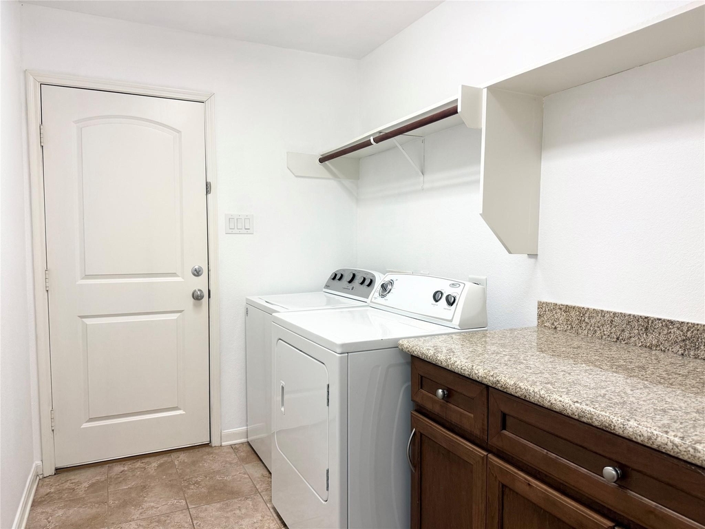 1410 Summer Court - Photo 3