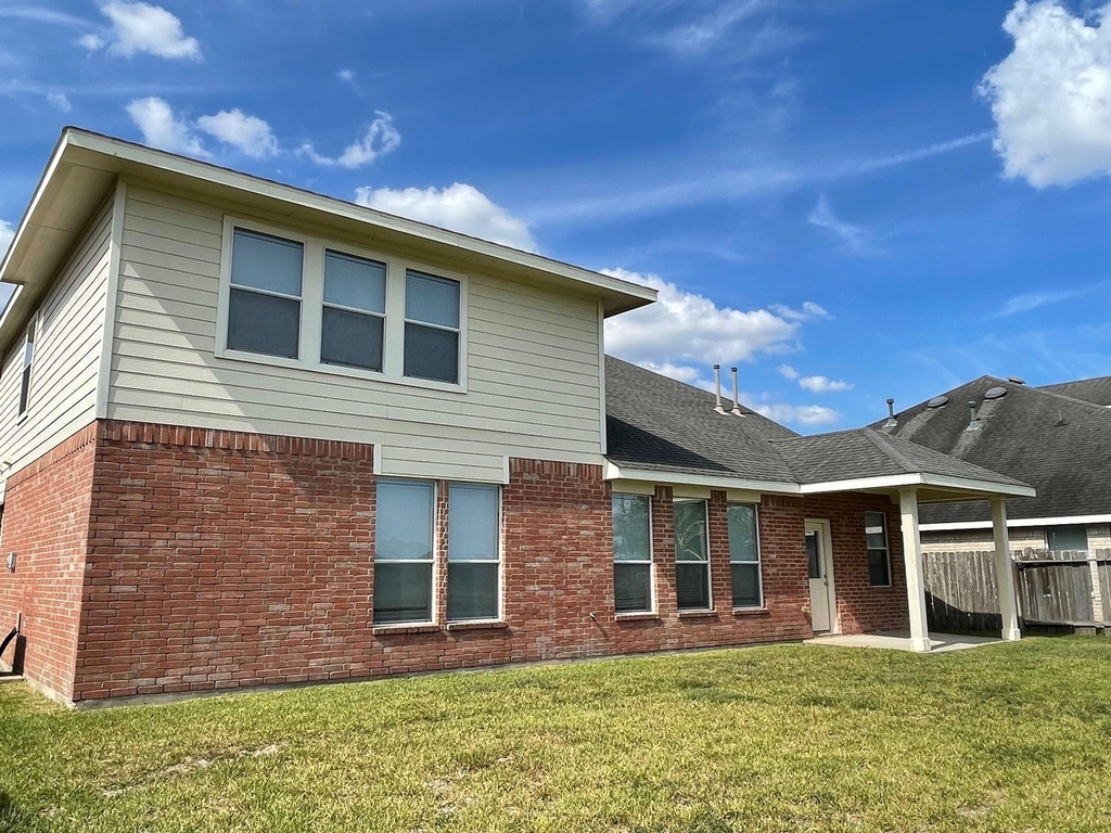 823 Aqua Vista - Photo 3