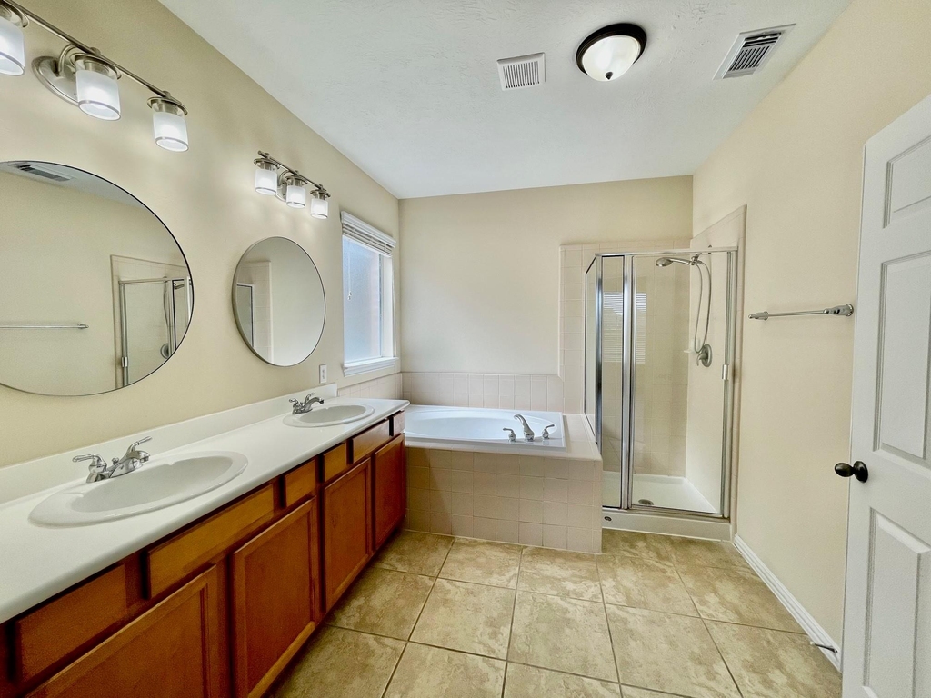 823 Aqua Vista - Photo 19