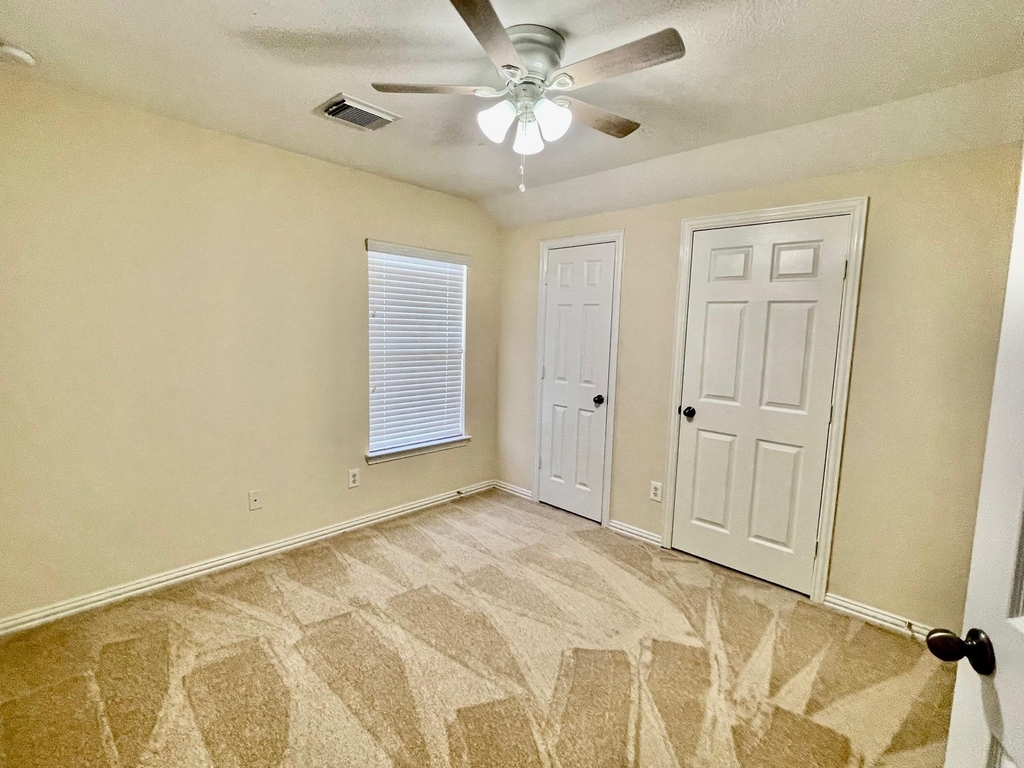823 Aqua Vista - Photo 27