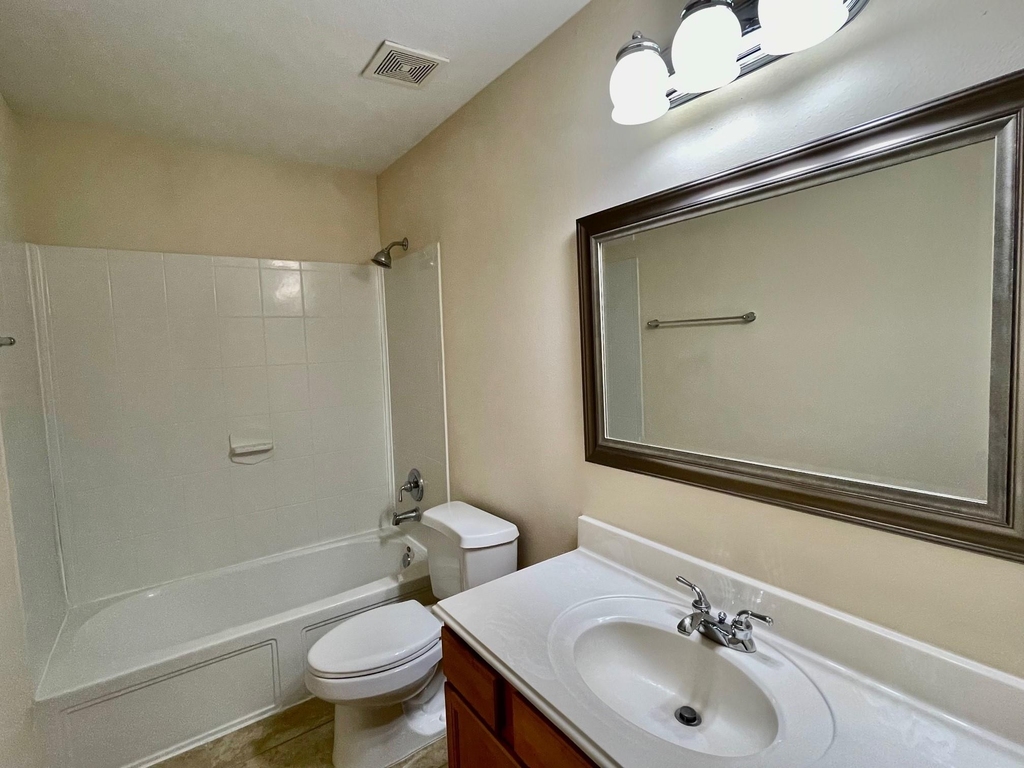 823 Aqua Vista - Photo 23