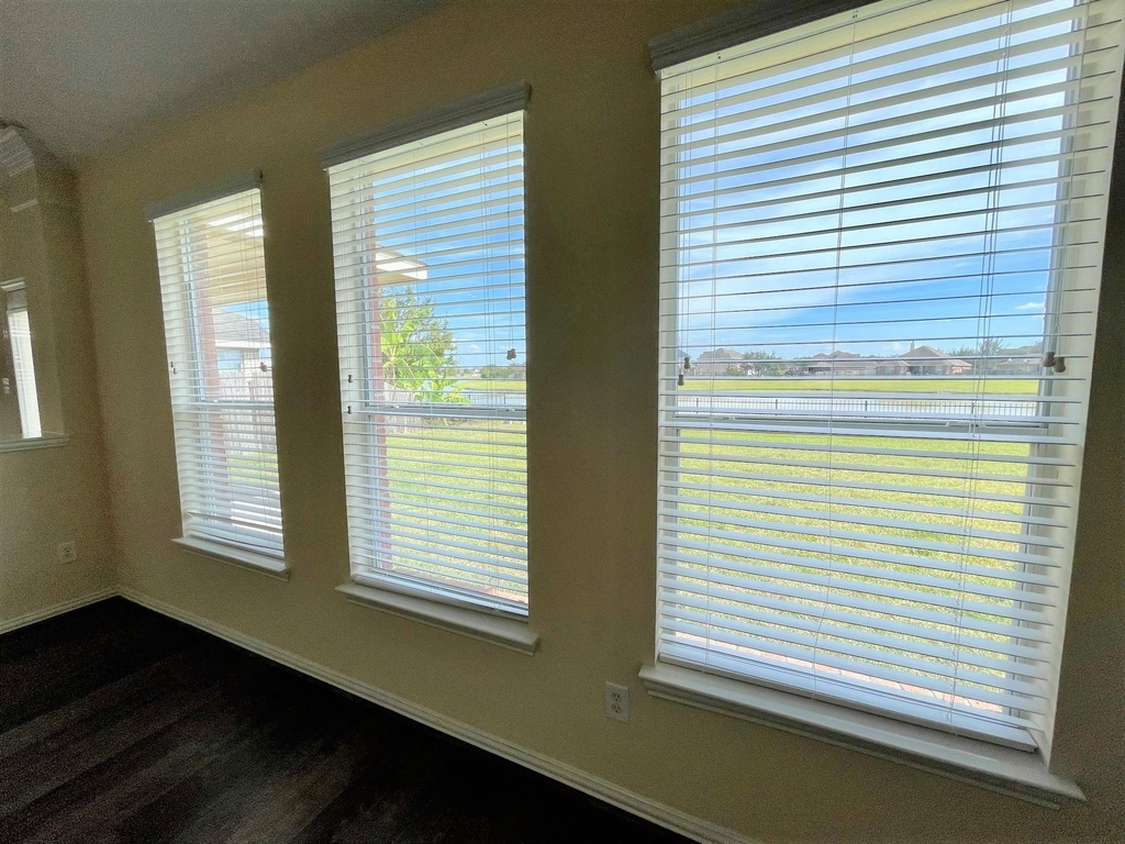 823 Aqua Vista - Photo 10