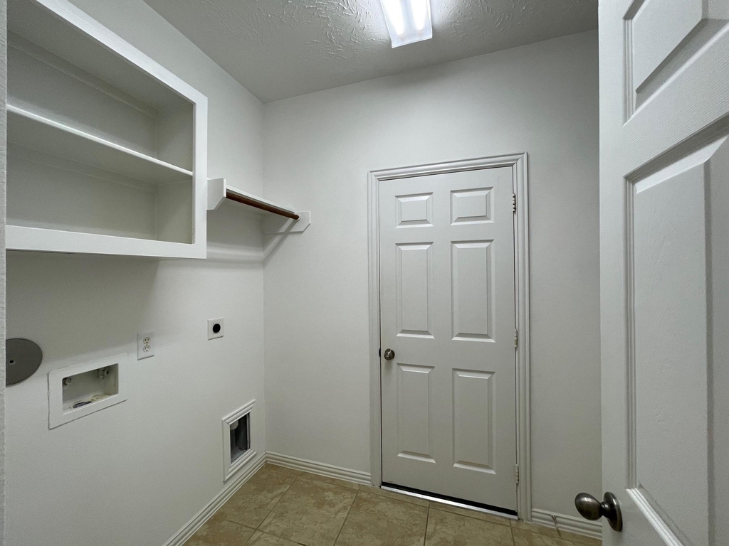 823 Aqua Vista - Photo 21