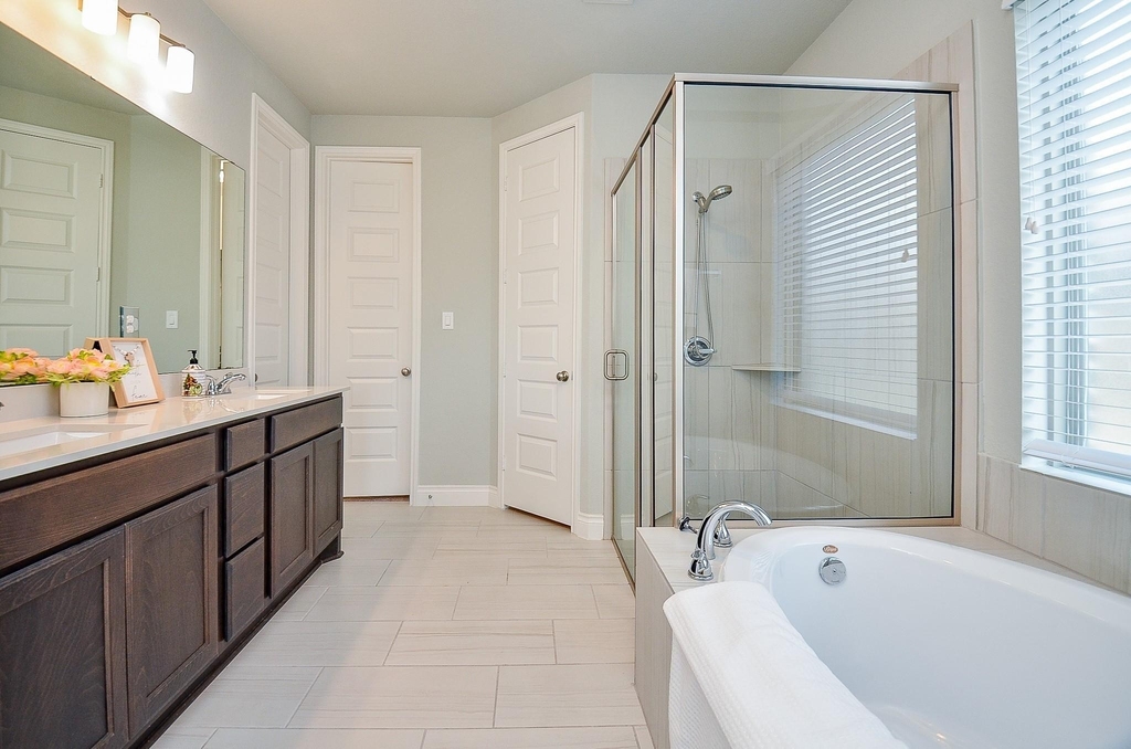 5627 Bending Crest Court - Photo 11