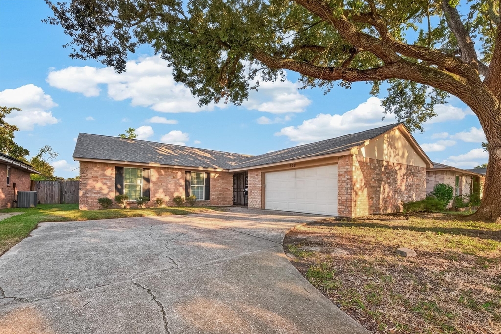 1338 Leadenhall Circle - Photo 1