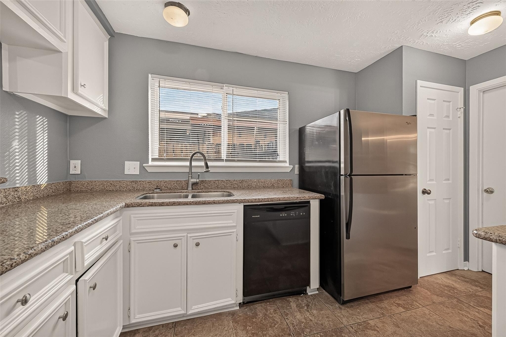 1338 Leadenhall Circle - Photo 14