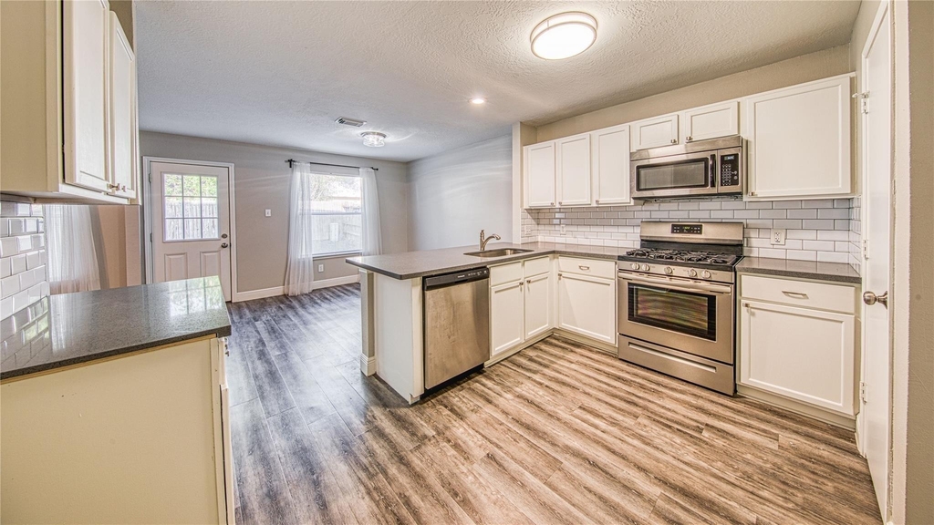 11822 Sunny Stream Drive - Photo 4