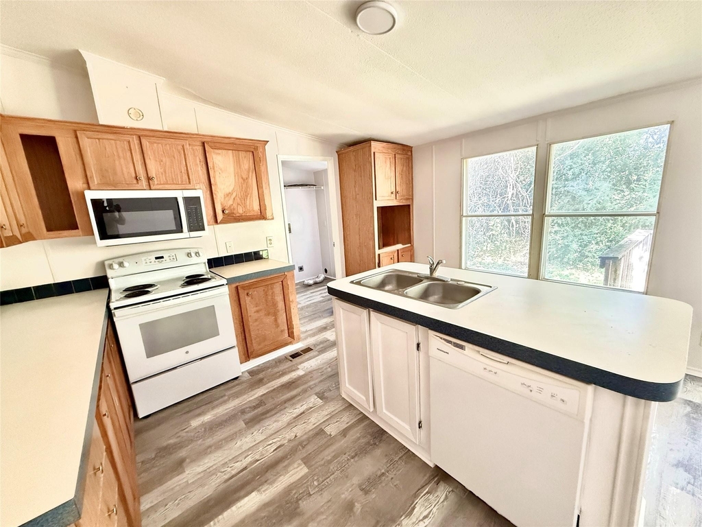 16481 Spring Rain Court - Photo 3
