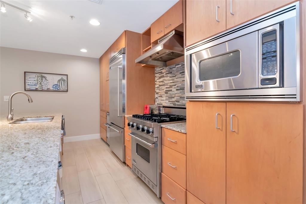 1120 E Kennedy Boulevard - Photo 4