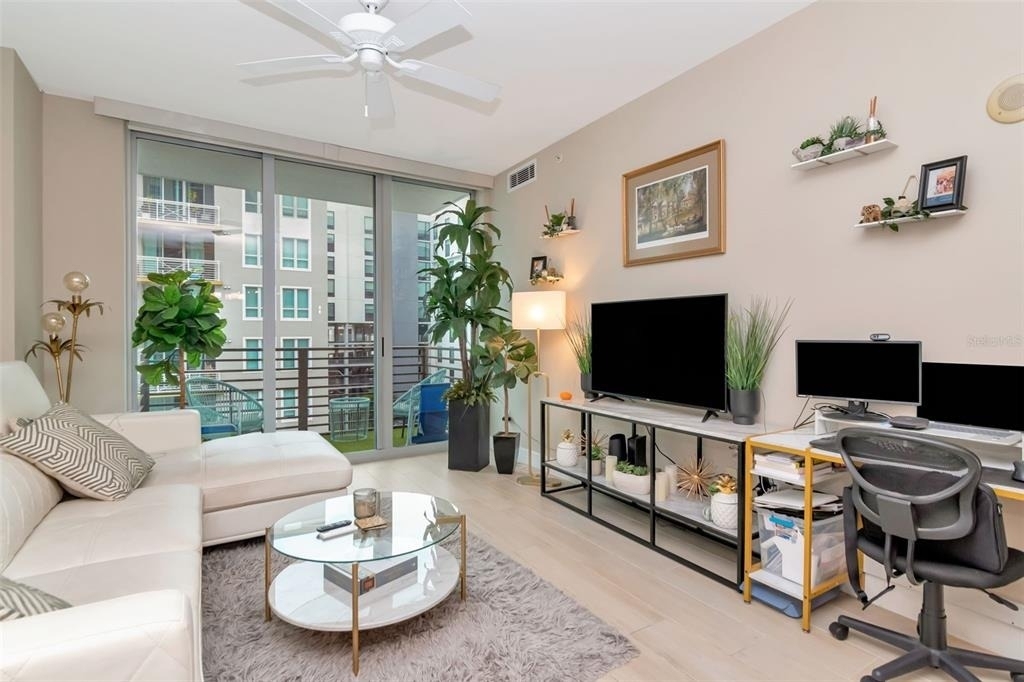 1120 E Kennedy Boulevard - Photo 9