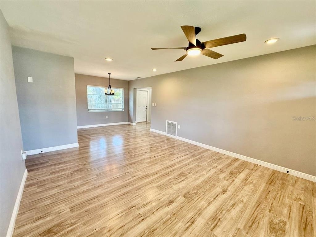 1545 Illinois Road - Photo 4