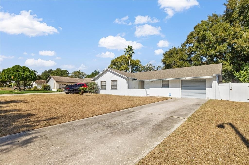 8530 Renald Boulevard - Photo 1