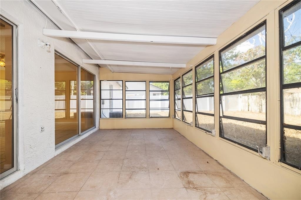 8530 Renald Boulevard - Photo 17