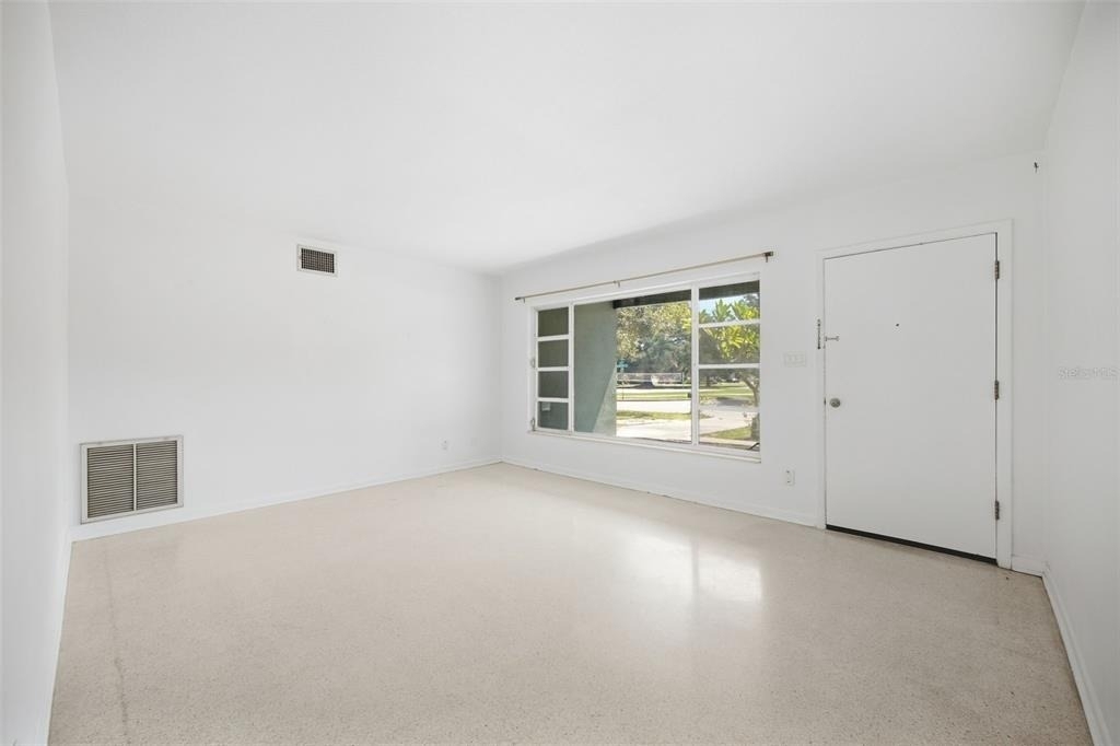 314 Deer Park Avenue - Photo 4