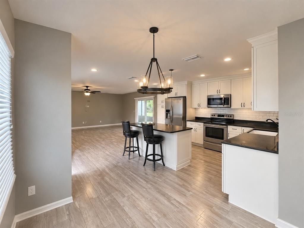206 Van Lakes Boulevard - Photo 4
