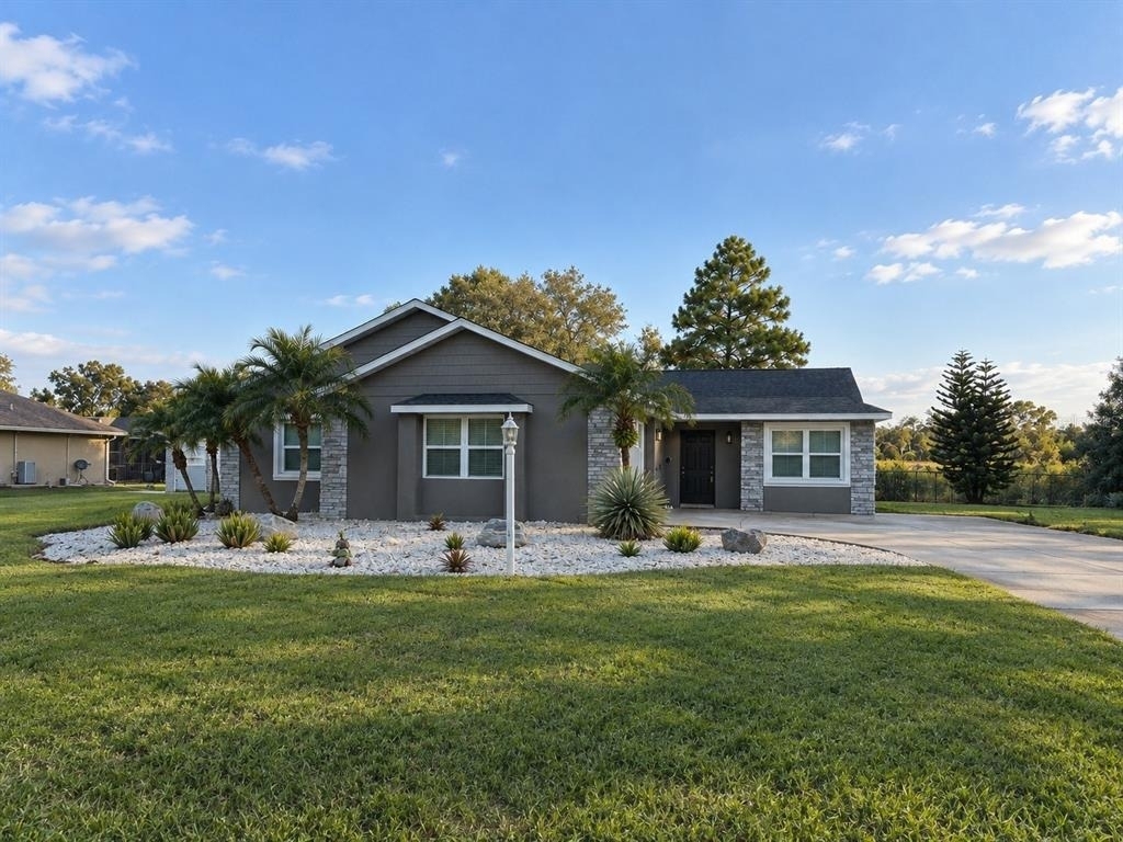206 Van Lakes Boulevard - Photo 0